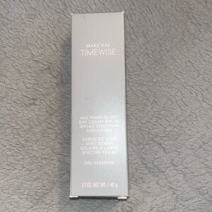 Mary Kay timewise age minimize 3-D day cream SPF 30 broad spectrum sunscreen.
